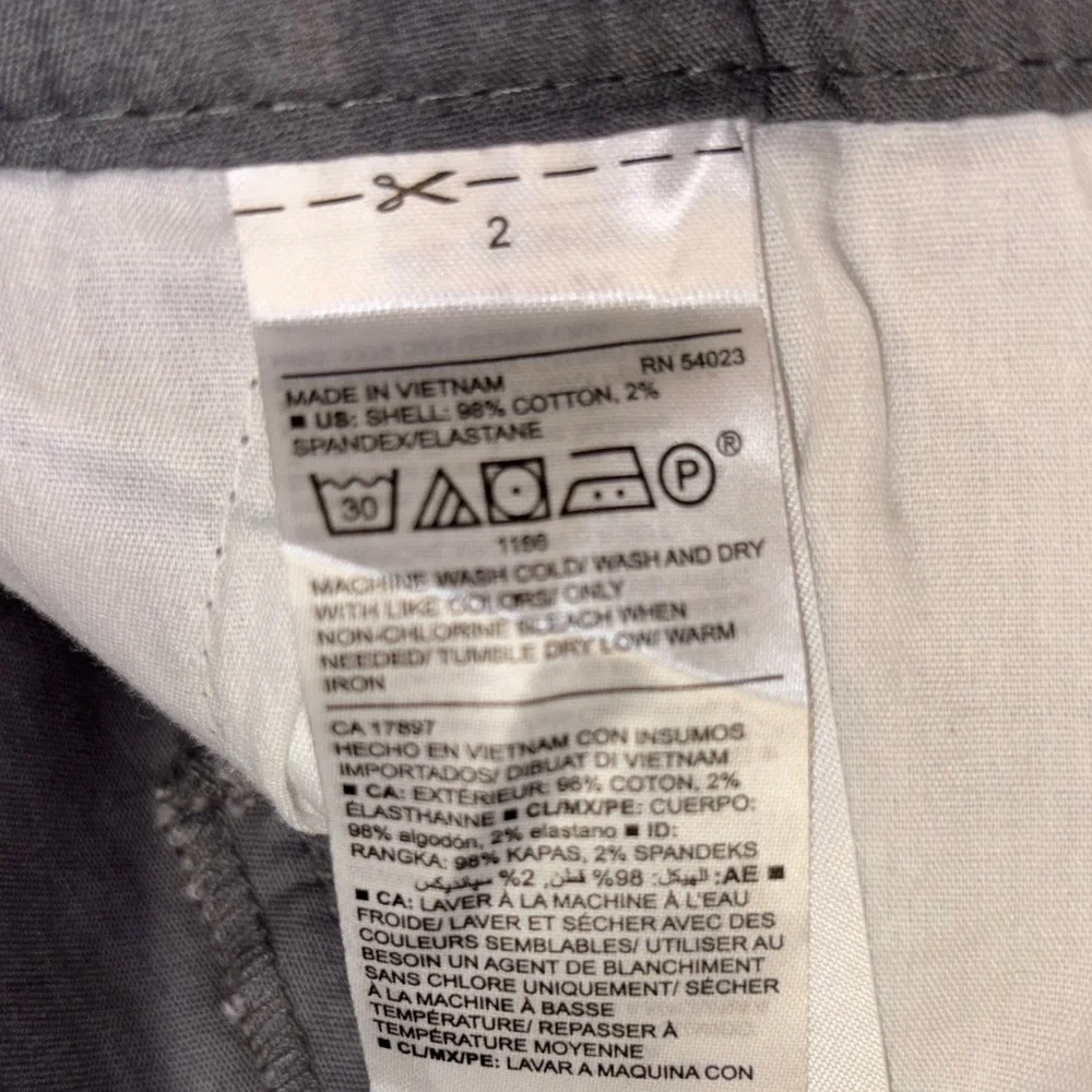 Old Navy Gray Women's Shorts - Picture 6 of 6